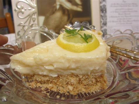 Lemon drop pie: the perfect balance of flavors